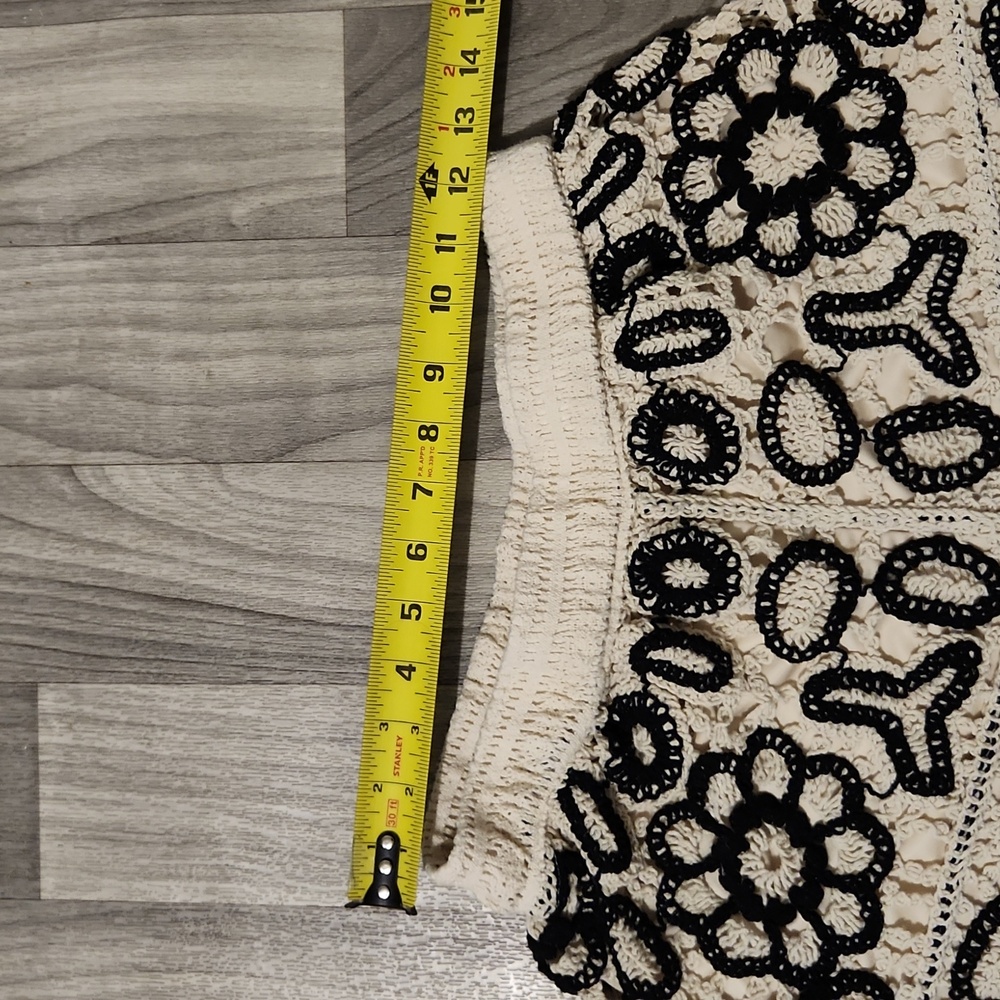 REBELLION Size L. Black and Cream Crochet Top and Shorts Set - Picture 8 of 12